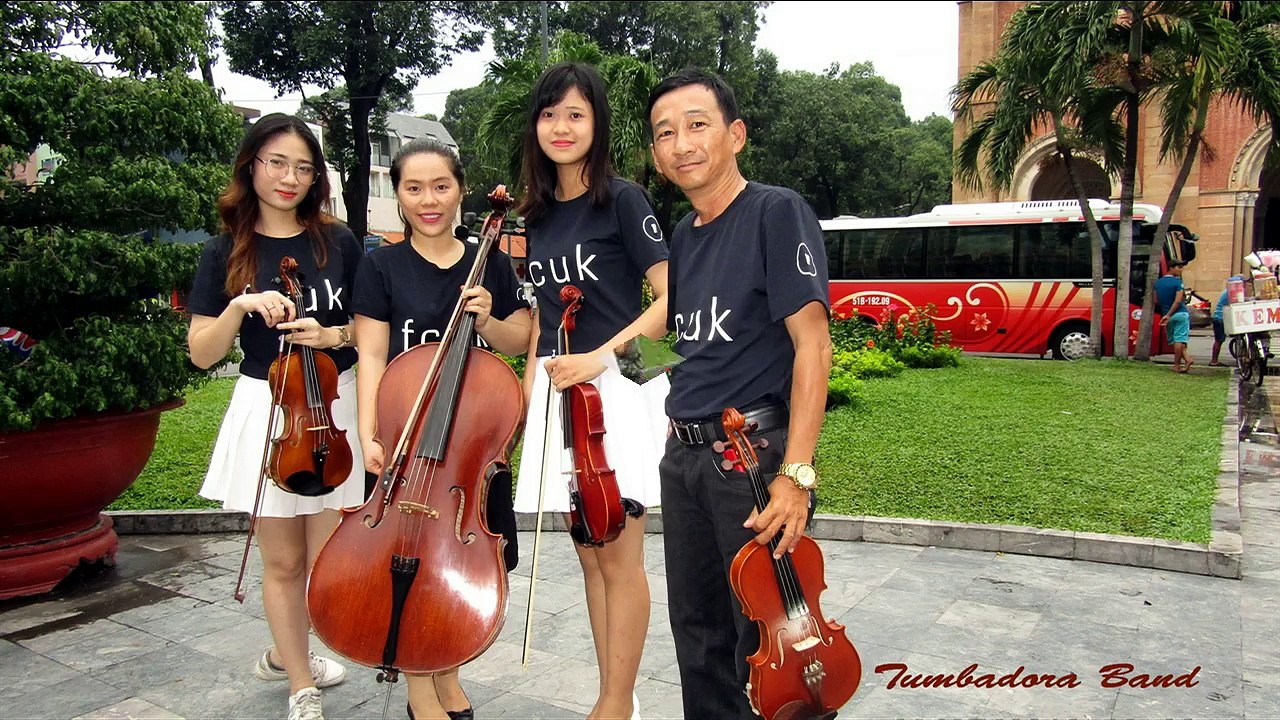 Âm Nhạc Đường Phố-Ban nhạc Flamenco Tumbadora Biểu diễn- VƯƠNG CUNG THÁNH ĐƯỜNG SAIGON