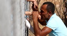 Mülteci Kampındaki Baba-Oğul Buluşması Yürekleri Burktu