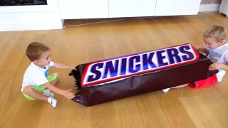 Funny Kids & Giant Candy Accident! Johny Johny Yes Papa Song for baby