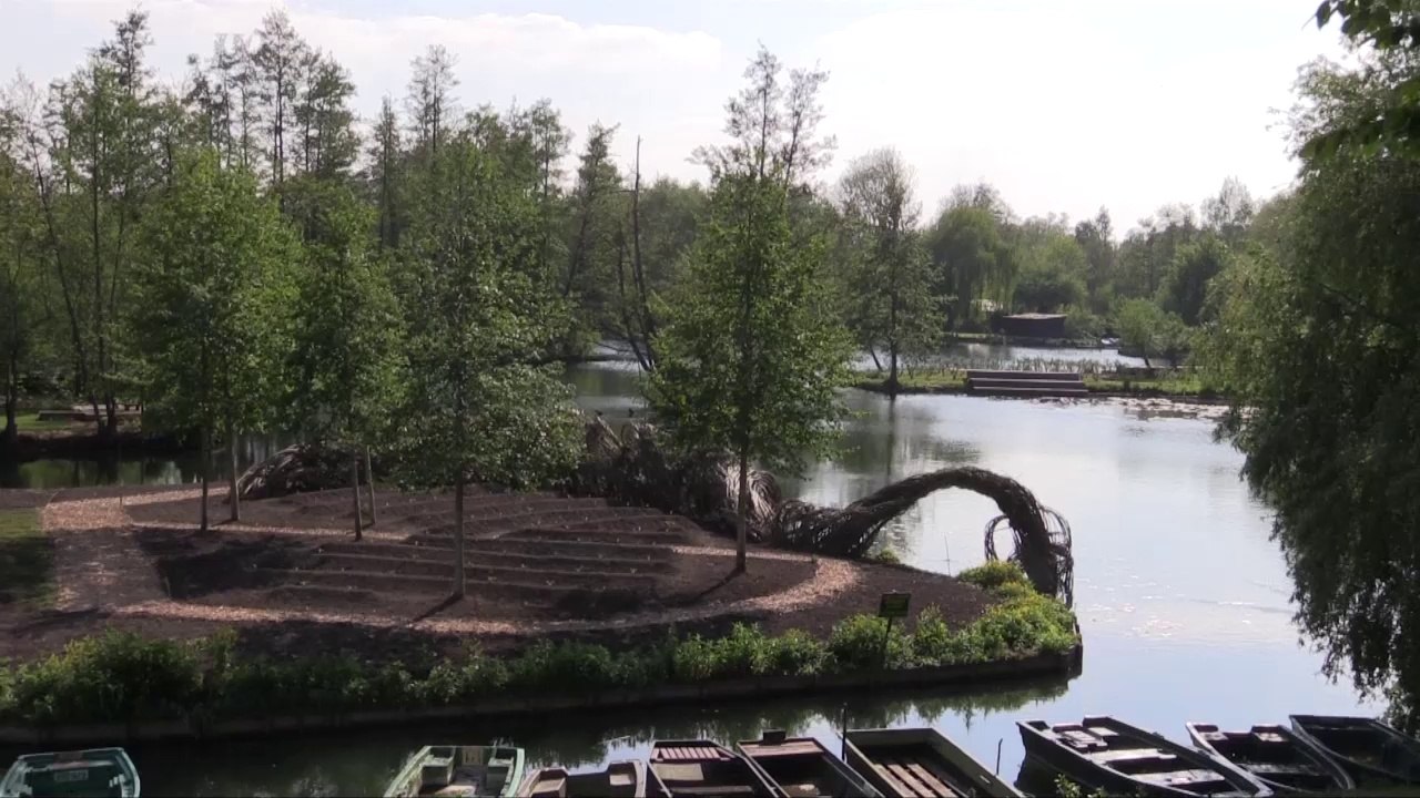 Les trois sœurs, installation paysagère du collectif "Escargo" - Festival Art Villes et Paysage - Hortillonnages 2017