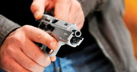 Zeytinburnu'nda Para Taşıyan Motosikletli Kuryeye Silahlı Saldırı! Çantayı Alıp Kaçtılar