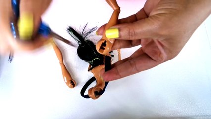 Como Reparar las piernas Rotas de una Muñeca Monster High