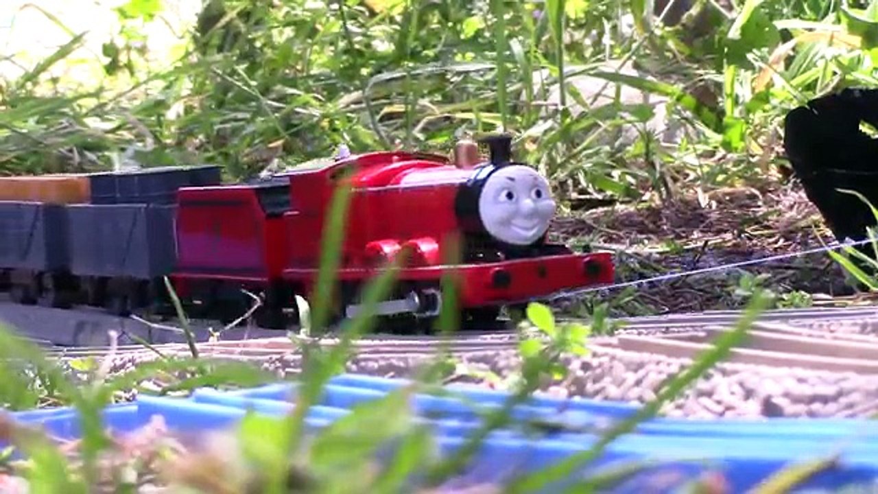 Trackmaster James In A Mess