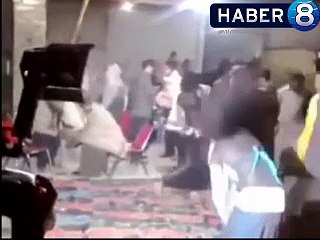 Düğünde karısından dayak yiyen adam