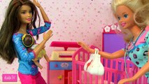 Куклы Барби Няня Медсестра Лечит Играем Доктор малыш заболел мультик с куклами для девочек