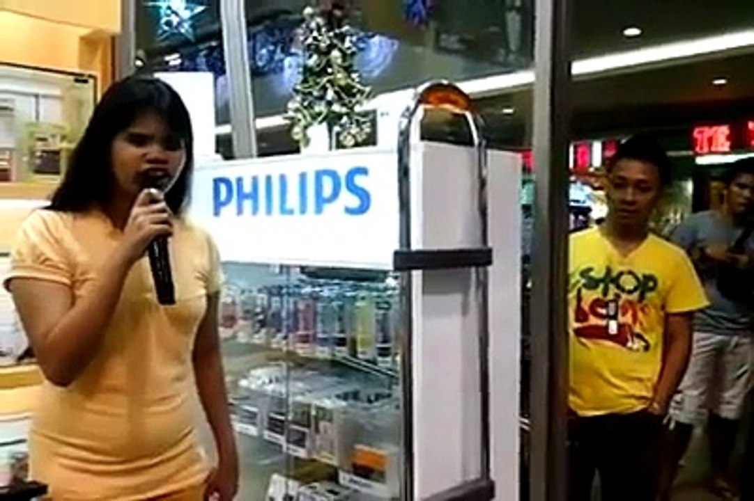 blind girl sings the prayer
