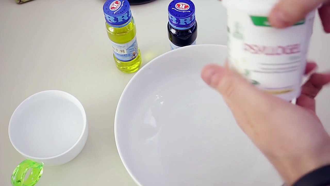 Come fare lo SLIME senza borace e COMMESTIBILE: 2 ricette fai da te