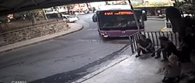 İstanbul'da Otobüs Faciası Teğet Geçti