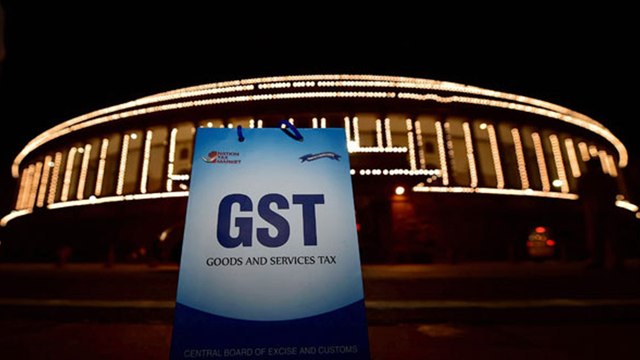 Petrol, diesel should come under GST, What You Need To Know ? పెట్రోల్ ధర లీటర్‌కు రూ.38 |Oneindia