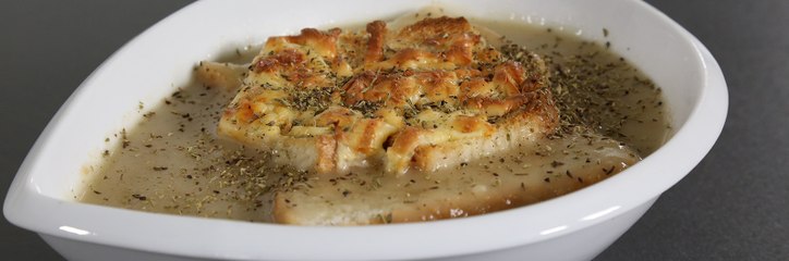 حساء البصل الفرنسي بخطوات سهلة