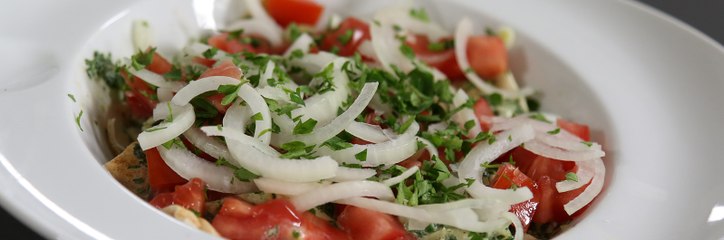 خطوات تحضير سلطة الشفوت اليمنية