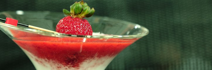 خطوات تحضير حلى كاسات الفراولة بالفيديو