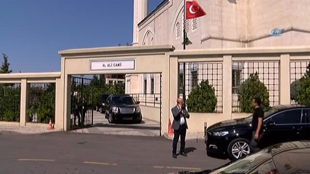 Cumhurbaşkanı Erdoğan, Cuma Namazını Hz. Ali Camii'nde Kıldı