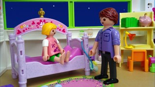 Playmobil Family - Mom Is Pregnant And Goes To Hospital. How Many Babies Will She Have? (Spanish)