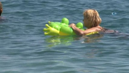 Antalya'da Yaz Devam Ediyor
