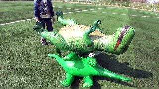 [With Kids]Giant Inflatable Dinosaurs Attack Nerf Gun Toy Hunt DINOCORE Dinosaurs Transfor