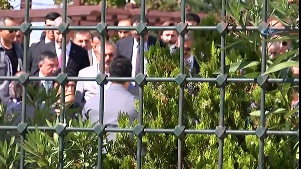 Erdoğan Cuma Namazı Çıkışı