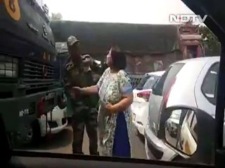 Lady In India Slaps Indian Army Personal On Road