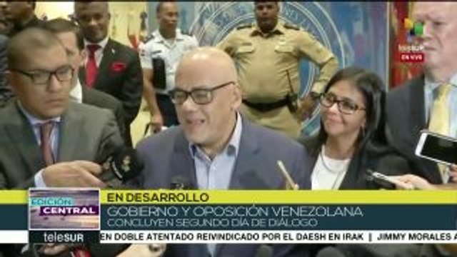 Jorge Rodríguez: Pese a agresiones, insistimos en un diálogo de paz
