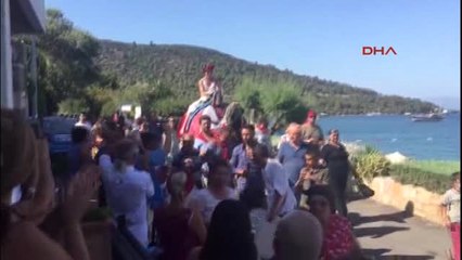 Bodrum İstanbullu Gelinin Deve ile İmtihanı