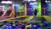 Развлекательный Центр для Детей Огромный ЛАБИРИНТ Прыгаем на БАТУТАХ Indoor Playground for Kids