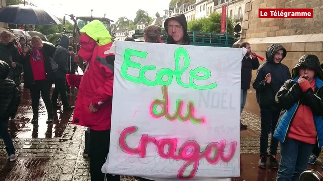 Morlaix. L'école du Cloître-Saint-Thégonnec manifeste
