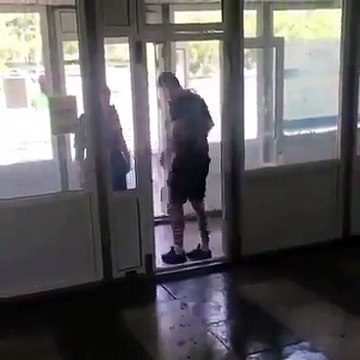 Ce gars est un enfoiré... Blague énorme