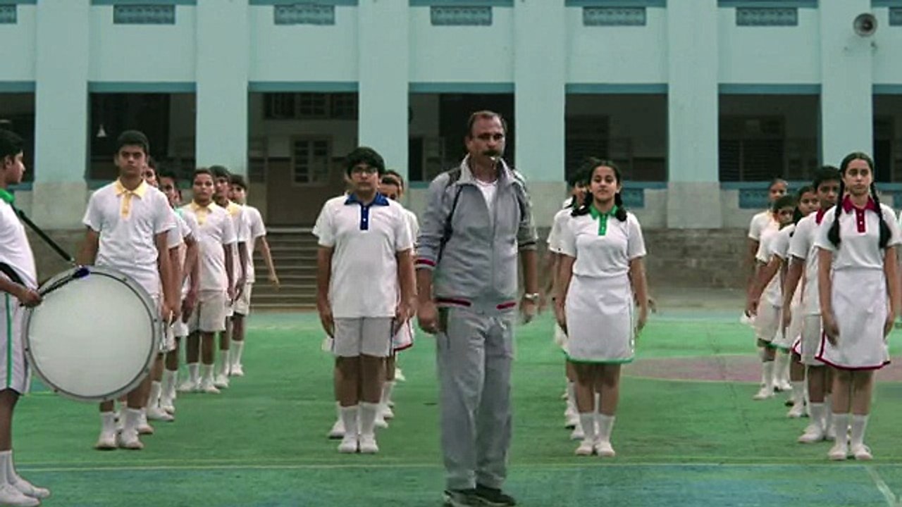 BRITANNIA TREAT FRUIT FunInTheMiddle TVC (45 Secs) - Tamil