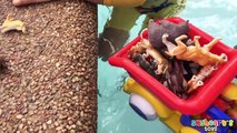Animals in CROCODILE Boat | Takara Tomy animal toys for kids with panda, lion, tiger, bear