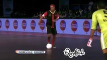 Ronaldinho faz quatro em jogo de abertura da Liga de Futsal da Índia; veja