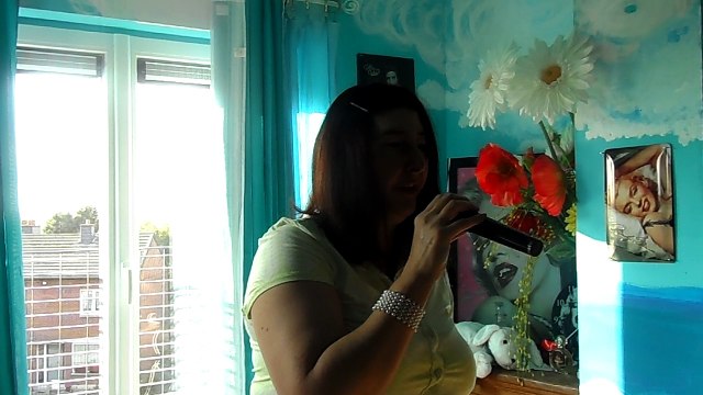 johnny hallyday joue pas de rock n roll pour moi ..