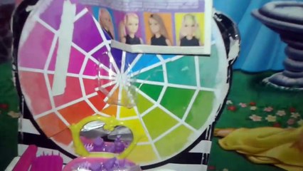 حلقة باربي - باربي ومنستر هاي في صالون التجميل يصبغن شعرهم