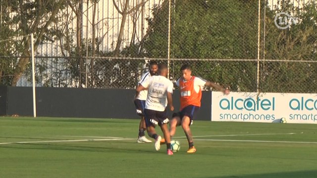 Treino do Corinthians tem caneta em Arana, divididas e gols perdidos; veja
