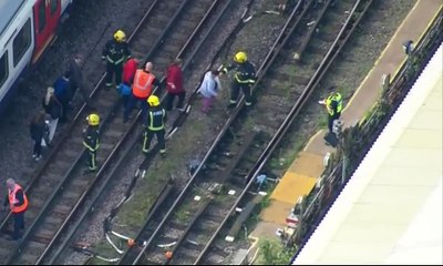 Ledakan di Gerbong Kereta, Penumpang Dievakuasi