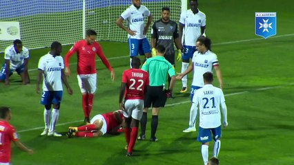 Résumé de Nîmes - AJA (3 - 0) et réaction de Francis Gillot