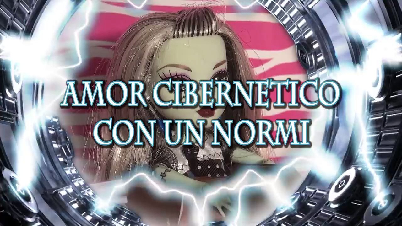 Juguetes y muñecas de MONSTER HIGH en español - Frankie Stein y el Amor cibernético con un normi