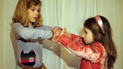 Lola and Millas Schoolyard Hand Clapping Games: Tic Tac Toe (Basic)