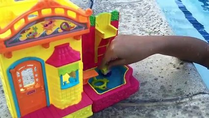 SHOPKINS POOL PARTY!! Awesome Surprise Water Fun with Season 1, 3, 5 Video