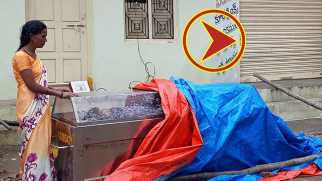 Hyderabad Woman Spend Night On Road With Son's Body శవంతో రాత్రంతా రోడ్డు మీదే తల్లి| Oneindia