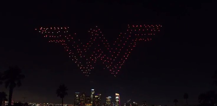 WONDER WOMAN : 300 drones light show in Los Angeles