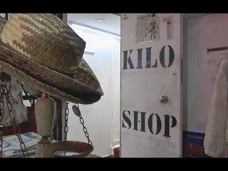 Napoli - Kilo Shop, l'abbigliamento che si paga a peso (04.11.15)