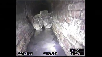 Vidéo du monstre de graisse qui bouche les égouts de Londres