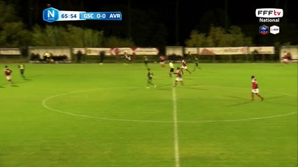 Frappe du pied gauche de N'Kololo