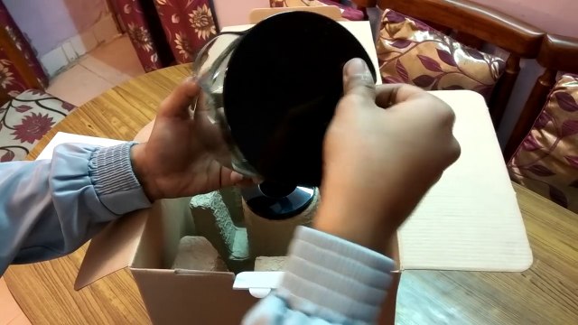 Philips Viva Collection HR1863/20 2-Litre Juicer (Black/Silver) - Unboxing and Review