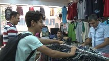Okul Alışverişinde Vatandaşlar Sıraya Girdi, Esnafın Yüzünü Güldü