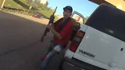 ردة فعل سريعة تنقذ حياة شرطي من مهاجم مسلح ببندقية - كولورادو