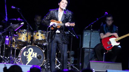 Dean Z performs 'Hey Jude' on a Ukulele New Daisy 2017