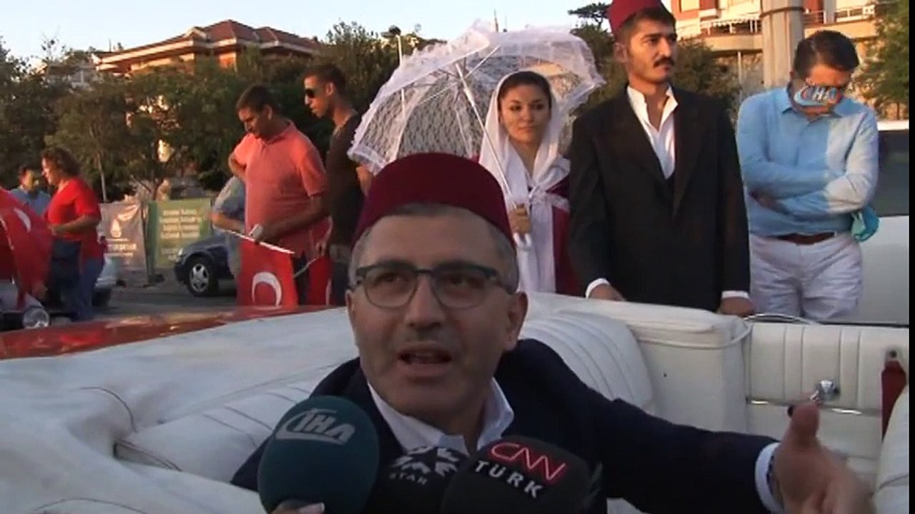 Kortej Yürüyüşü Renkli Görüntülere Sahne Oldu