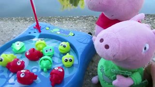 Escroquerie avec fr dans porc et Peppa george plage pêche jeu de pêche poisson en bois