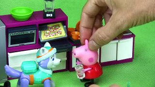 LA PATRULLA CANINA: QUEMADURA EN LA COCINA DE EVEREST! PEPPA PIG LLAMA A LA DOCTORA JUGUETES|Español